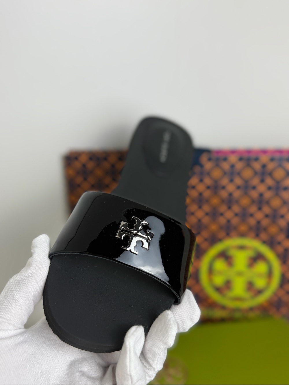 Tory Burch Black Patent Logo Slide - Picture 3 of 9